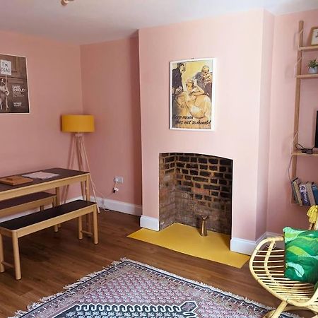Stylish And Colourful Flat Minutes From The Beach Margate Exterior foto