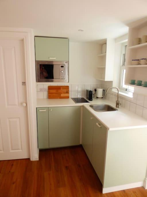 Stylish And Colourful Flat Minutes From The Beach Margate Exterior foto